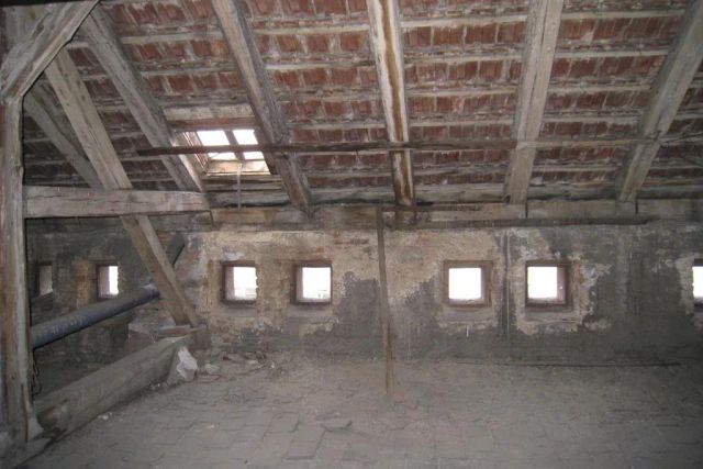 Residential building with unconverted attic in 1030 Vienna