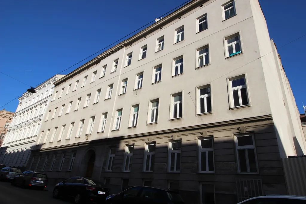 Wiener Zinshausfassade, Beispiel 9